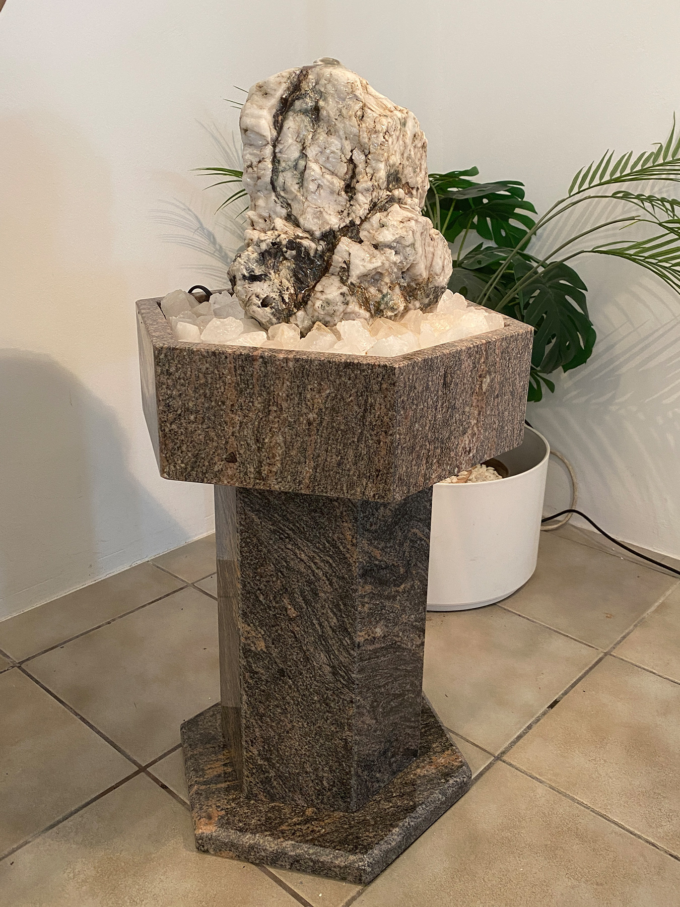 Brunnen Alpenquarz 80cm – Bild 5
