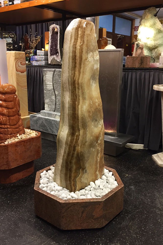 Onyx-Brunnen “Caramello” 117cm