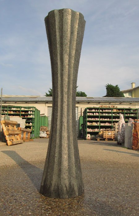 Granit-Brunnensäule “Ming”
