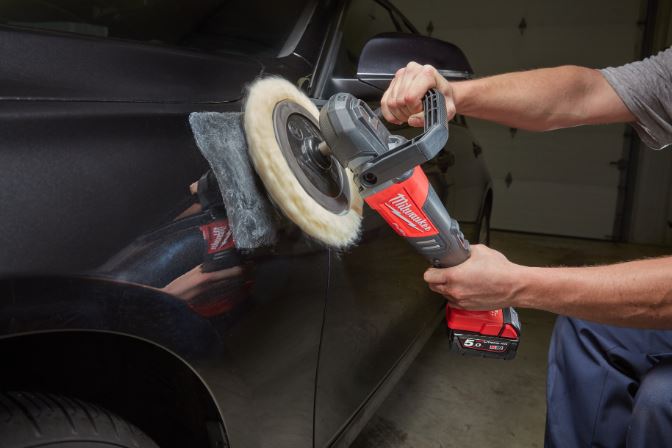 Milwaukee Akku-Polierer M18 FAP180 FUEL™ – inkl. 2x 5,0Ah Akkus und Schnellladegerät – Bild 7